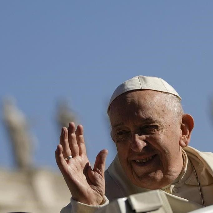 Pope evokes cold-war replay, says leaders should avoid arms